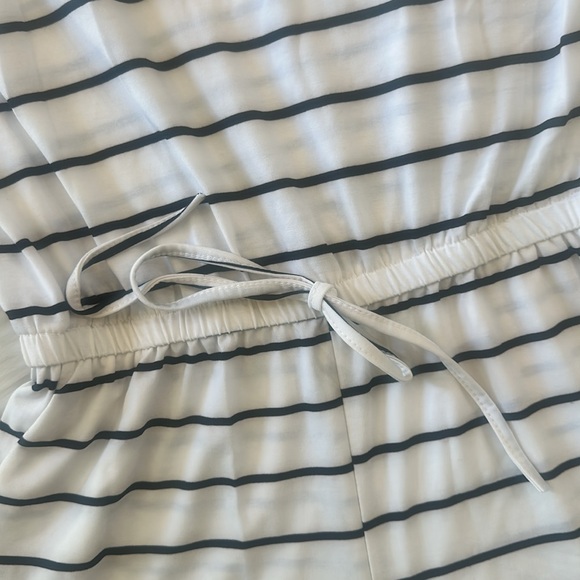 Women's Summer Sleeveless Scoop Neck Strips Beach Jumpsuit Rompers with Pockets - Picture 4 of 8